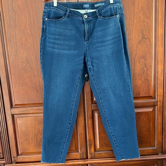 J. Jill soft ultra- stretch denim leggings with unfinished hem - Picture 1 of 4
